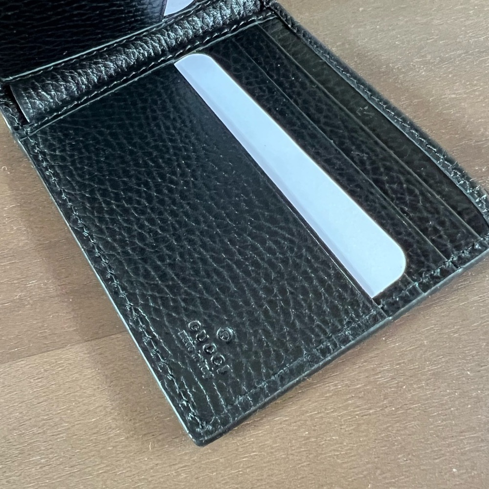 Gucci Embossed Bifold leather Wallet - Picture 2 of 4